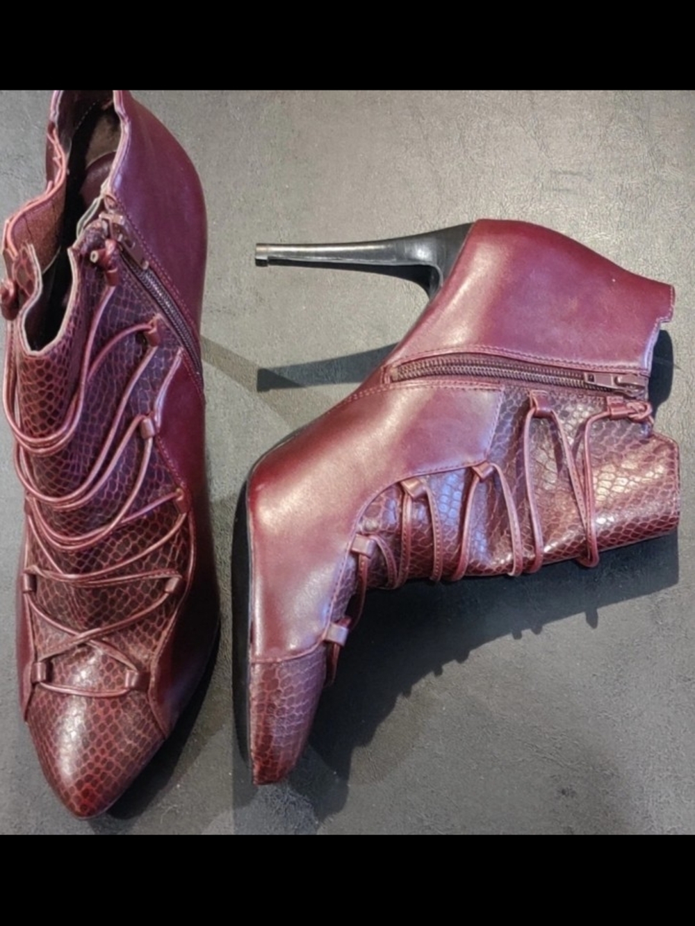 Carlos Santana Womens 8.5 Reddish Brown Booties Heels